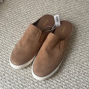 Nwt old navy nude tan slip on sneakers size 8